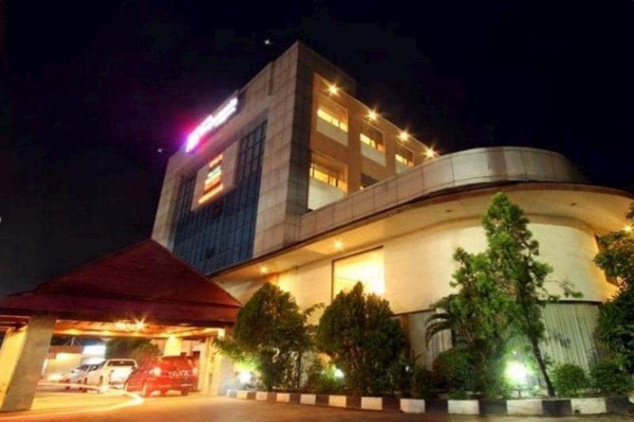 Banjarmasin Internasional Hotell Exteriör bild