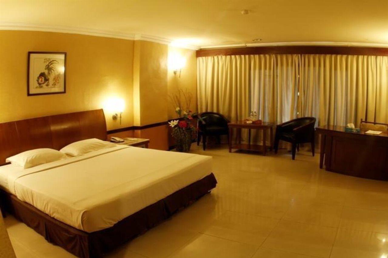 Banjarmasin Internasional Hotell Exteriör bild