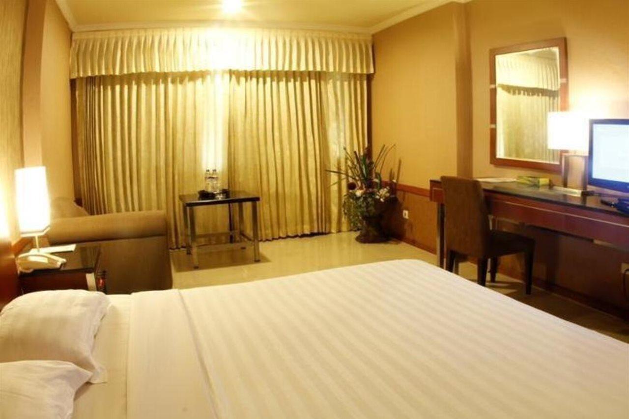 Banjarmasin Internasional Hotell Exteriör bild